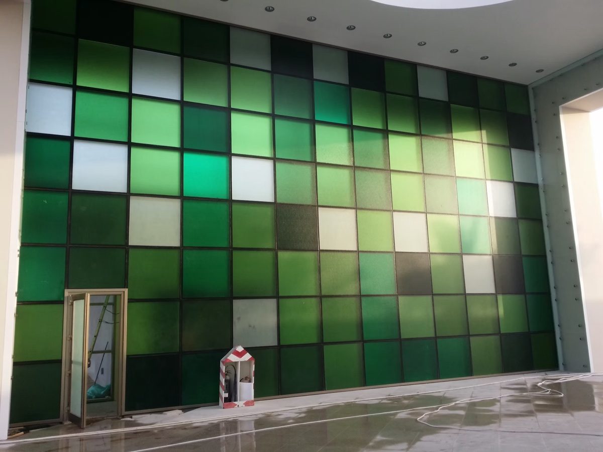 Umm Al Emarat Park — Printed glass for Abu Dhabi’s oldest public park